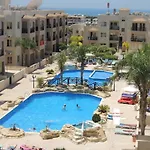 Sunny View - A Stunning With Private Rooftop Πάρκο διακοπών