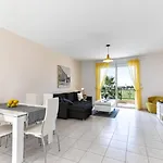 Πάρκο διακοπών Sunny View - A Stunning With Private Rooftop