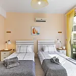 Sunny View - A Stunning With Private Rooftop Πάρκο διακοπών