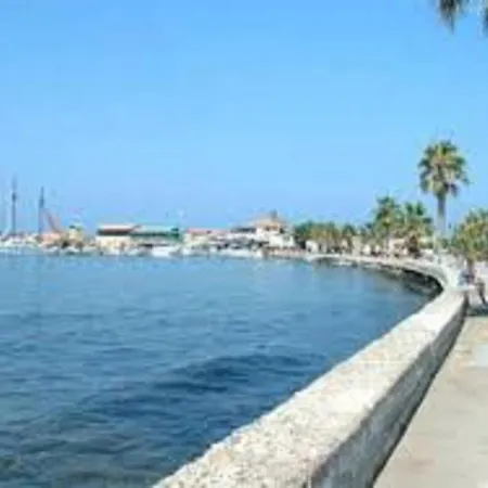 Sunny View - A Stunning With Private Rooftop * Paphos