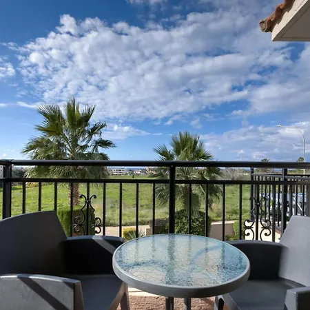 Sunny View - A Stunning With Private Rooftop *