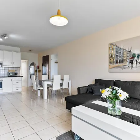 Sunny View - A Stunning With Private Rooftop * Paphos