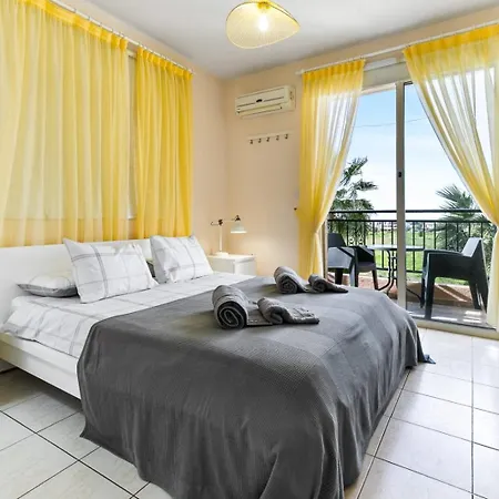 Sunny View - A Stunning With Private Rooftop Ferienpark Paphos