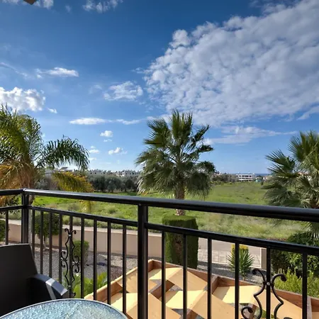 Sunny View - A Stunning With Private Rooftop *