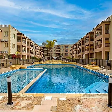 Sunny View - A Stunning With Private Rooftop Holiday park Paphos