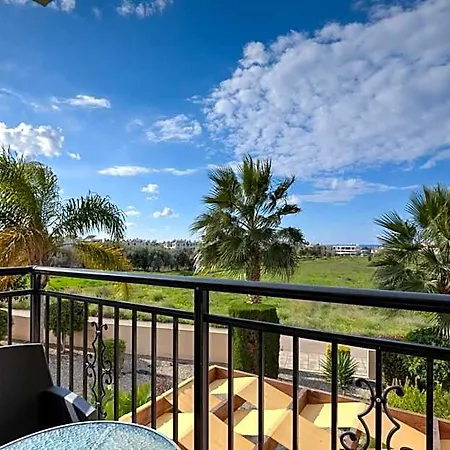 Sunny View - A Stunning With Private Rooftop * Paphos