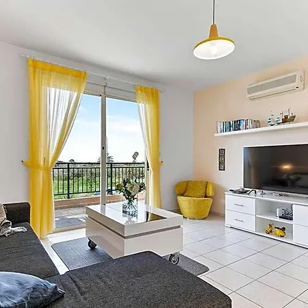 Sunny View - A Stunning With Private Rooftop *