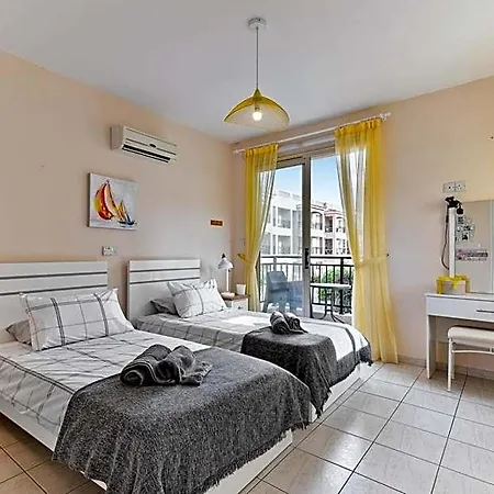 Sunny View - A Stunning With Private Rooftop Holiday park Paphos