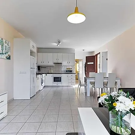 Sunny View - A Stunning With Private Rooftop
