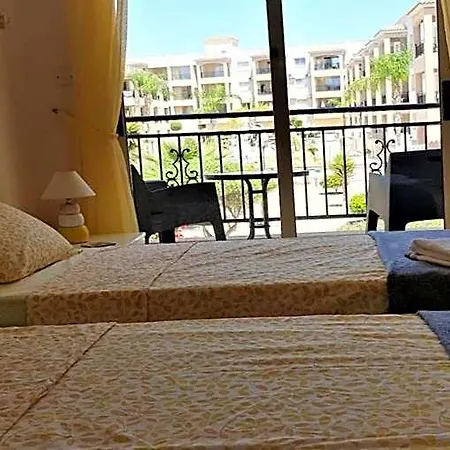 Sunny View - A Stunning With Private Rooftop Holiday park *