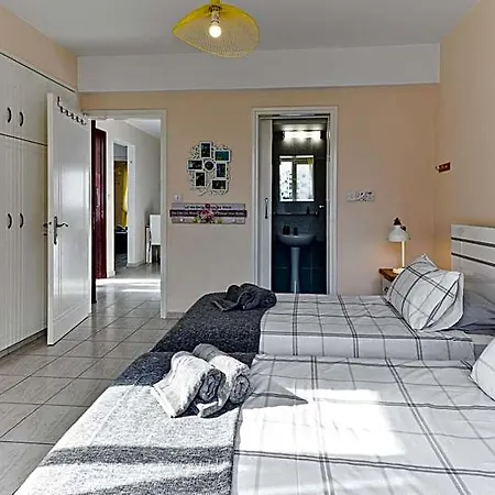 Sunny View - A Stunning With Private Rooftop