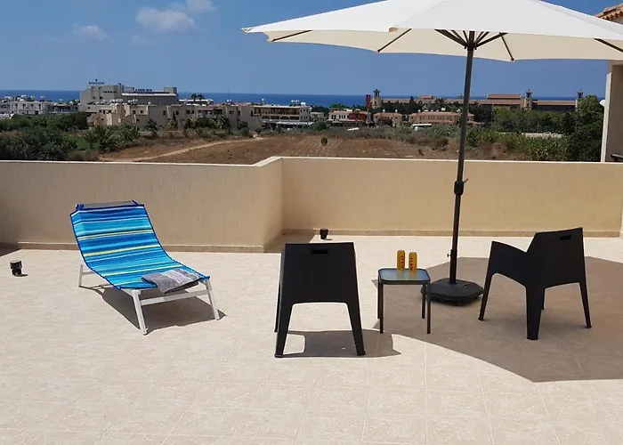 Sunny View - A Stunning With Private Rooftop Parque de vacaciones Paphos