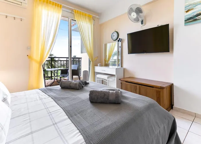 Sunny View - A Stunning With Private Rooftop Parque de vacaciones Paphos