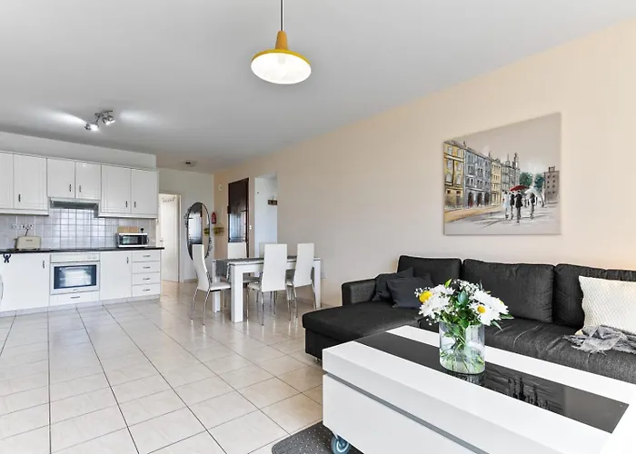 Sunny View - A Stunning With Private Rooftop * Пафос