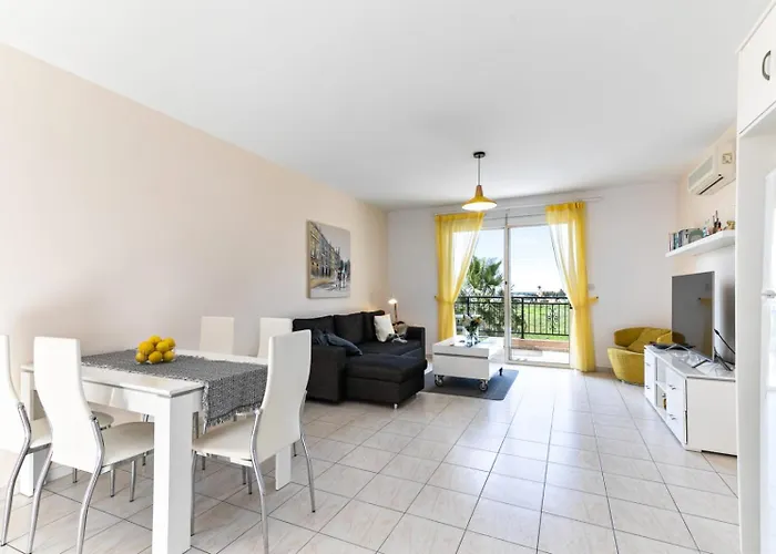 Parque de vacaciones Sunny View - A Stunning With Private Rooftop