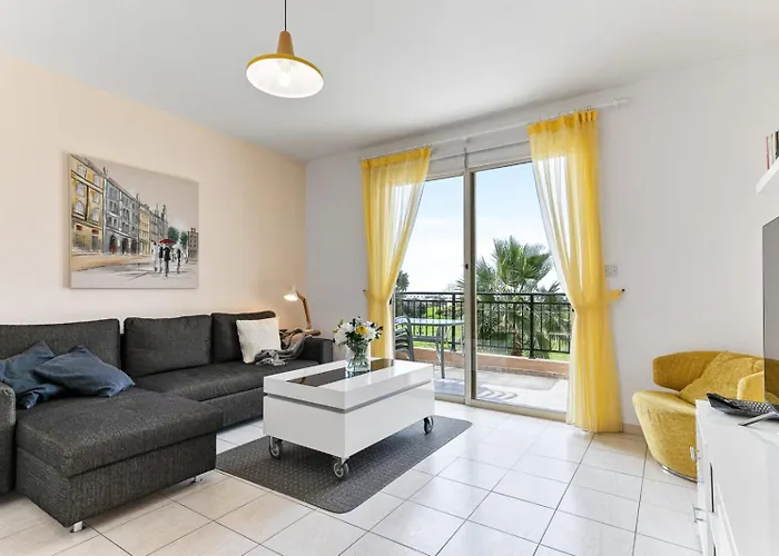 Sunny View - A Stunning With Private Rooftop Parque de vacaciones Paphos