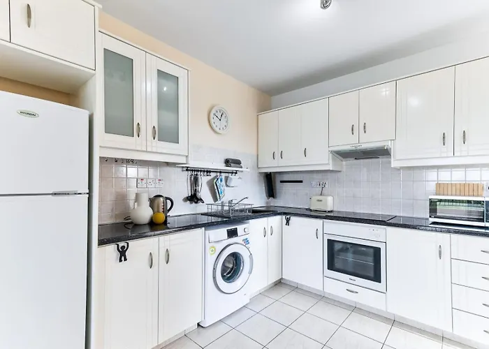 منتزه العطل Sunny View - A Stunning With Private Rooftop بافوس