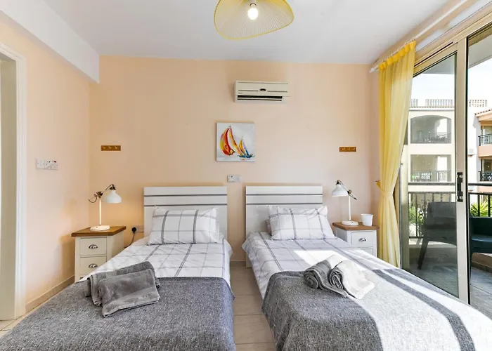 Sunny View - A Stunning With Private Rooftop منتزه العطل