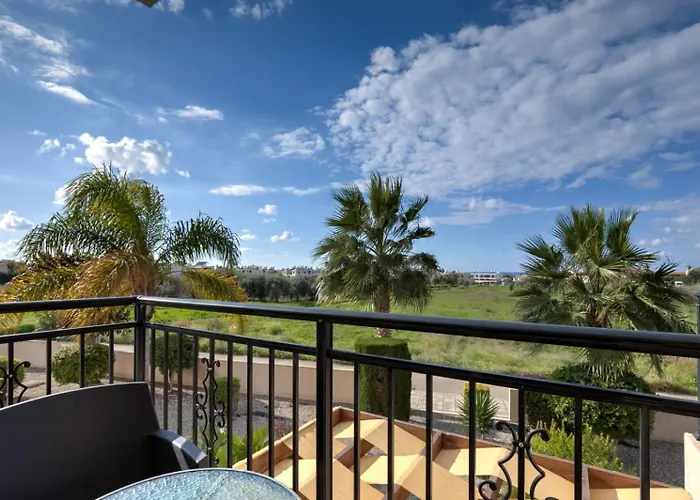 Sunny View - A Stunning With Private Rooftop *